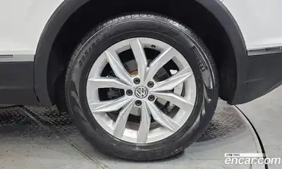 Volkswagen Tiguan 2018 2.0 гидро в Москве № 1424073, миниатюра 7
