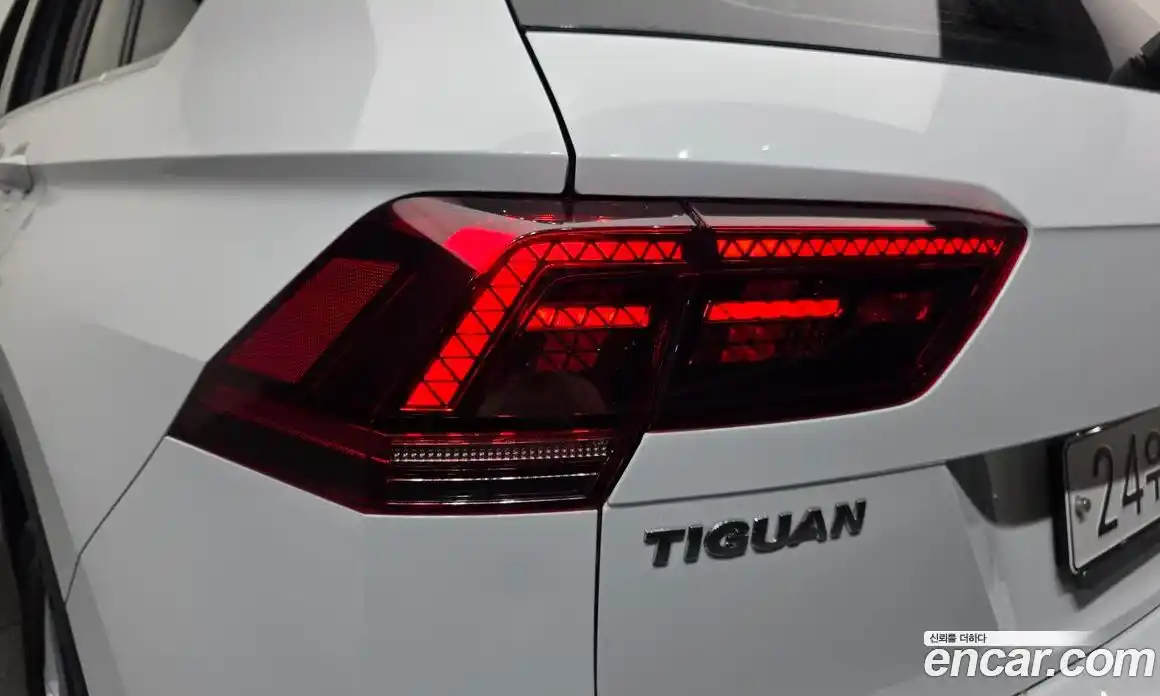 Volkswagen Tiguan 2018 2.0 гидро в Москве № 1424073, фото 9