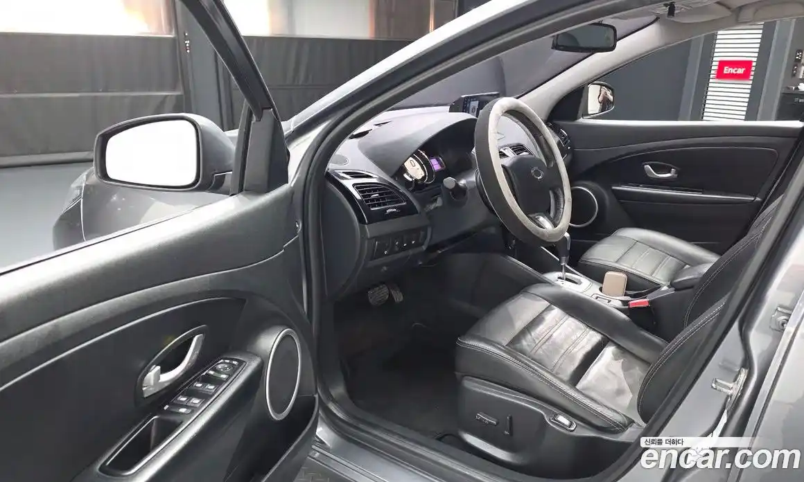Renault SM3 2015 1.6 гидро в Москве № 1543399, фото 13