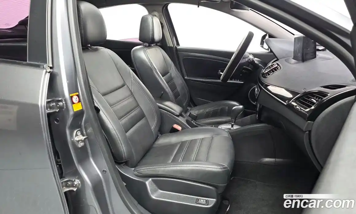 Renault SM3 2015 1.6 гидро в Москве № 1543399, фото 17