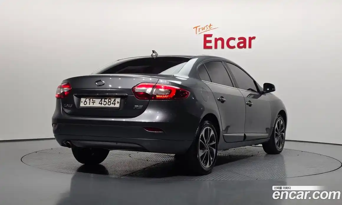 Renault SM3 2015 1.6 гидро в Москве № 1543399, фото 2