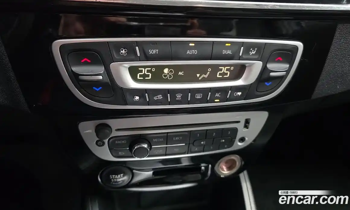 Renault SM3 2015 1.6 гидро в Москве № 1543399, фото 22
