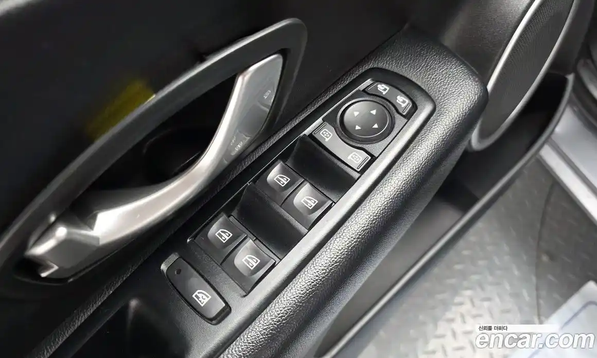 Renault SM3 2015 1.6 гидро в Москве № 1543399, фото 27