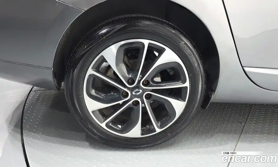 Renault SM3 2015 1.6 гидро в Москве № 1543399, фото 7