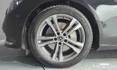 Mercedes-Benz E-Class 2022 2.0 гидро в Москве № 1545521, миниатюра 5