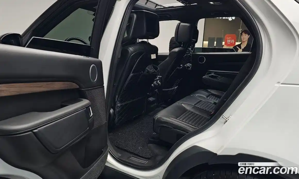 Land Rover Discovery 2018 3.0 гидро в Москве № 1547584, фото 16