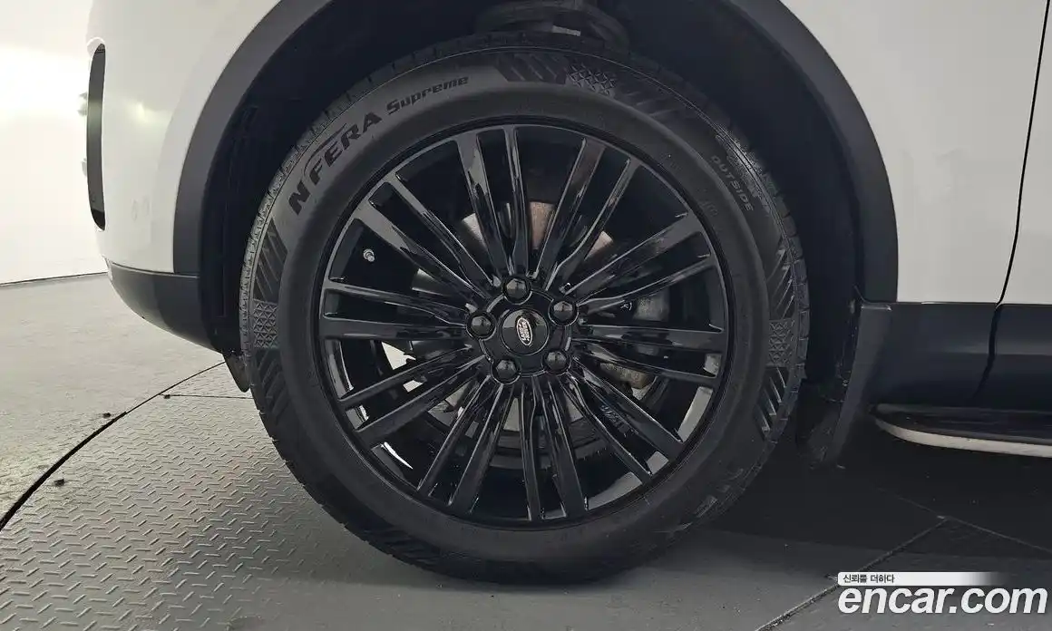 Land Rover Discovery 2018 3.0 гидро в Москве № 1547584, фото 4