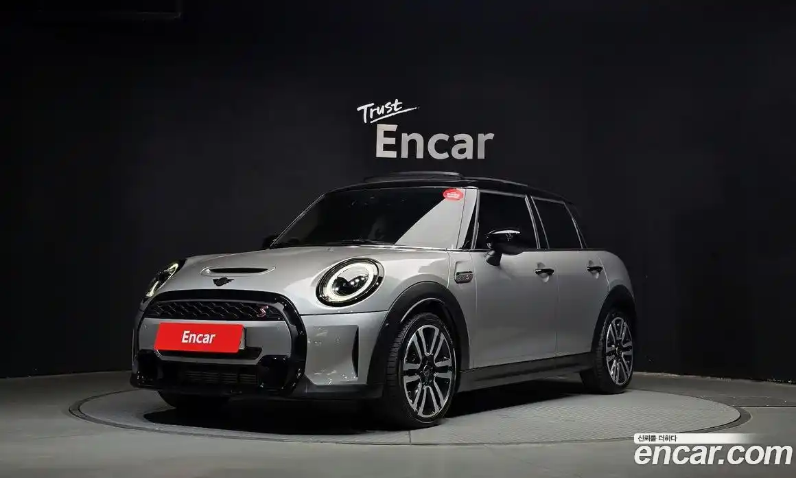 Mini Cooper 2023 2.0 гидро в Москве № 1547922, фото 1