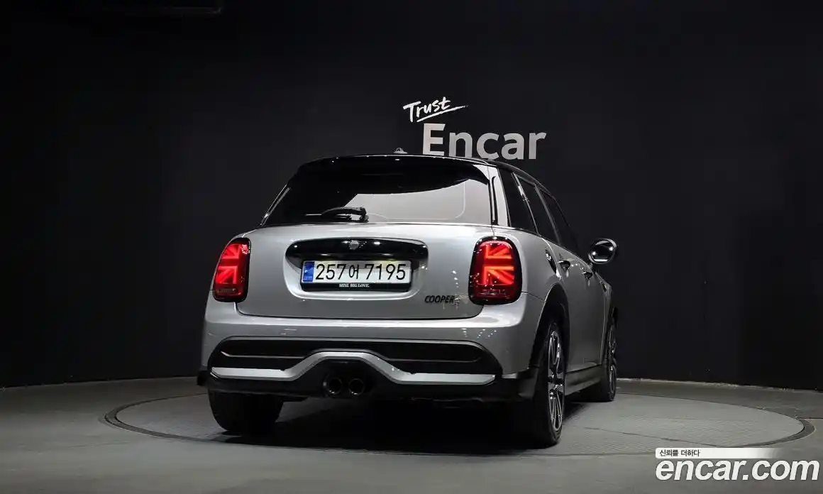 Mini Cooper 2023 2.0 гидро в Москве № 1547922, фото 4