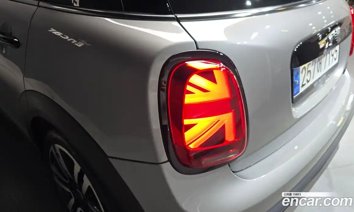 Mini Cooper 2023 2.0 гидро в Москве № 1547922, фото 9