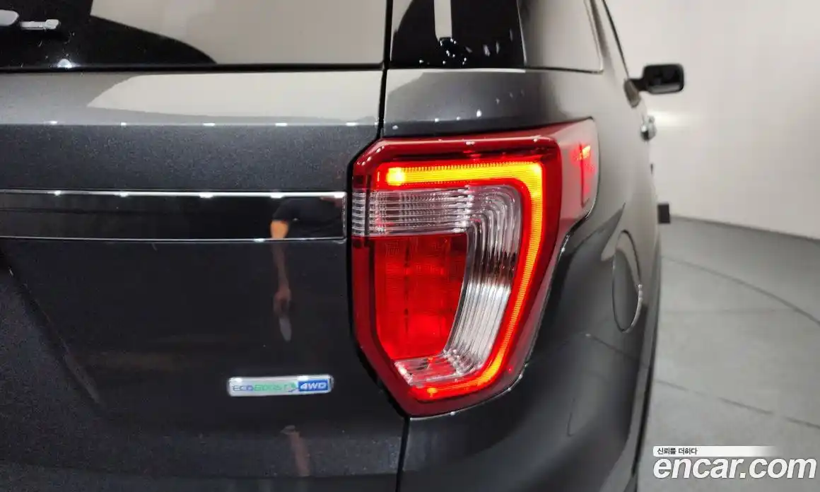 Ford Explorer 2018 2.3 гидро в Москве № 1550465, фото 9