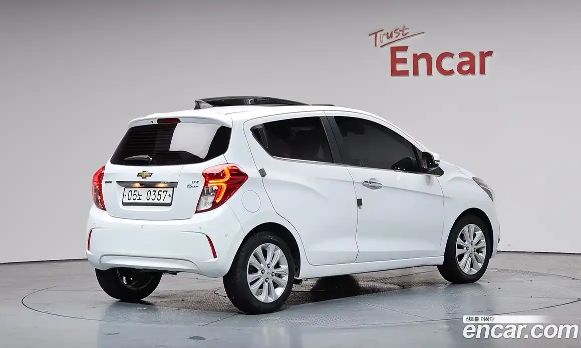 Chevrolet Spark 2016 1.0 гидро в Москве, фото 1