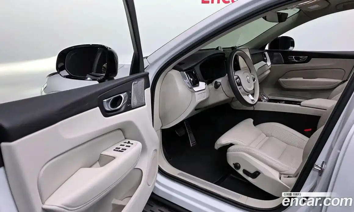 Volvo XC60 2025 2.0 гидро в Москве № 1618478, фото 13