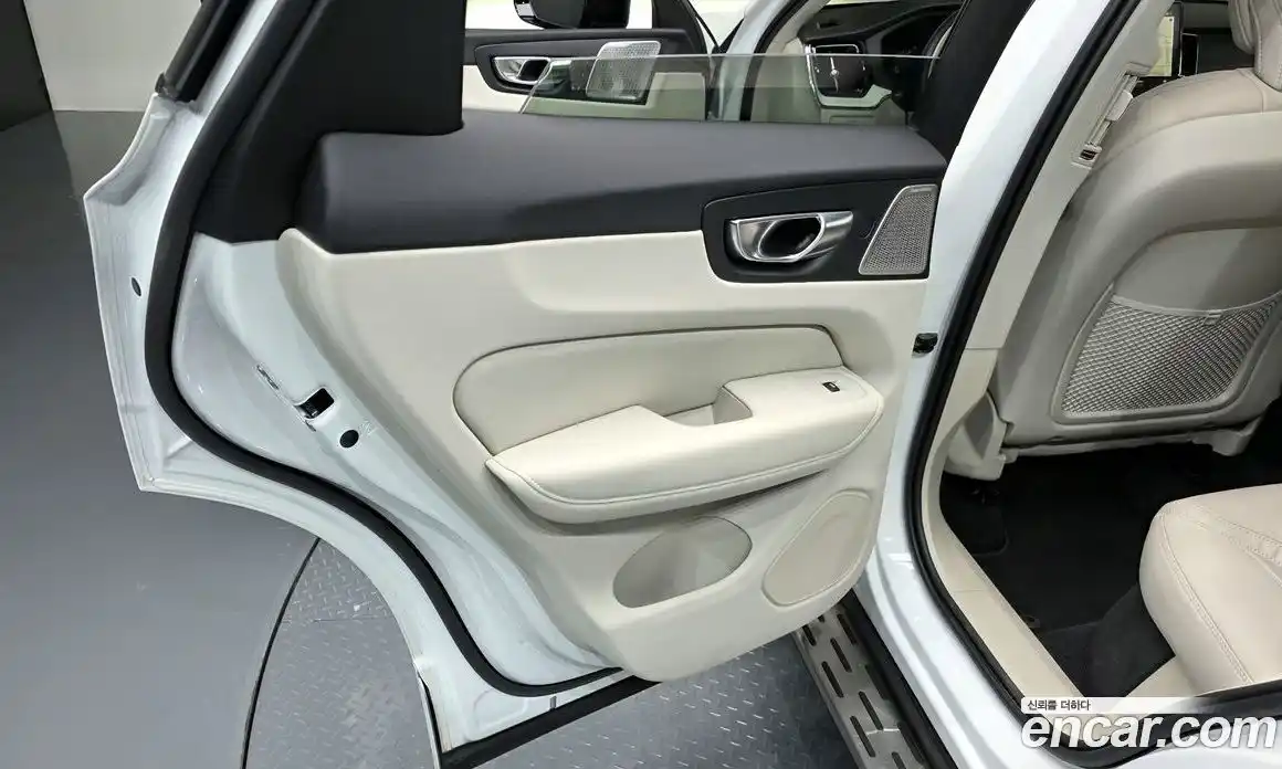 Volvo XC60 2025 2.0 гидро в Москве № 1618478, фото 15