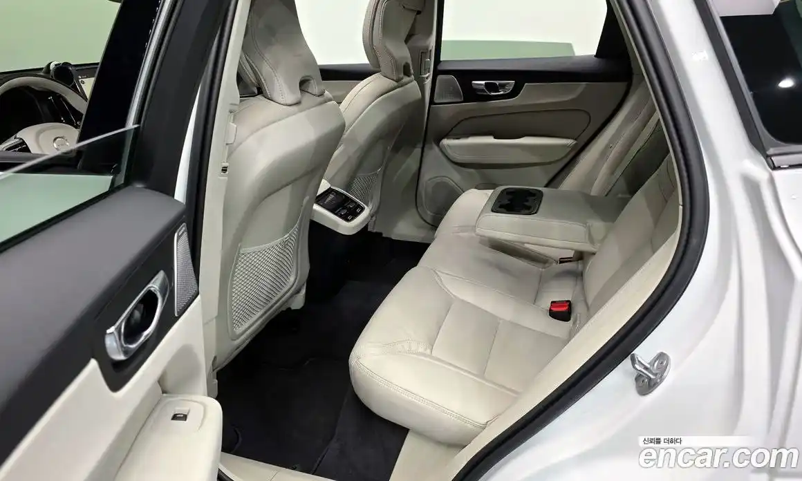 Volvo XC60 2025 2.0 гидро в Москве № 1618478, фото 17