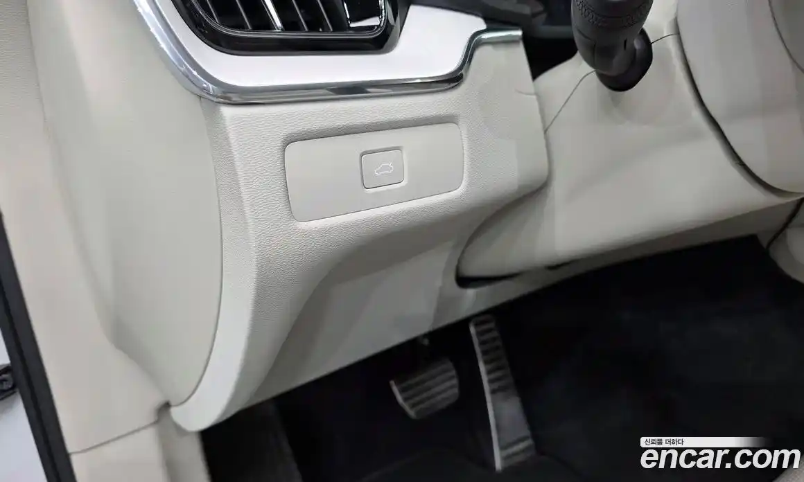 Volvo XC60 2025 2.0 гидро в Москве № 1618478, фото 31