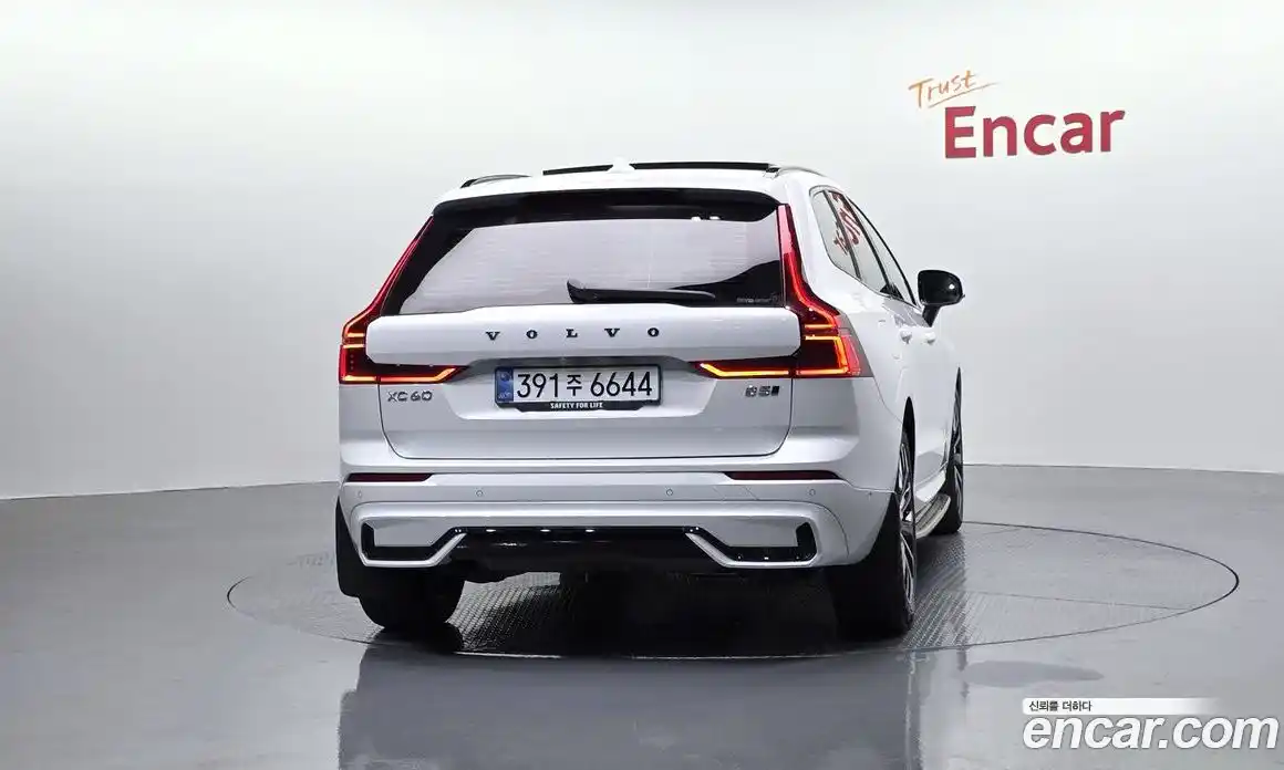Volvo XC60 2025 2.0 гидро в Москве № 1618478, фото 4