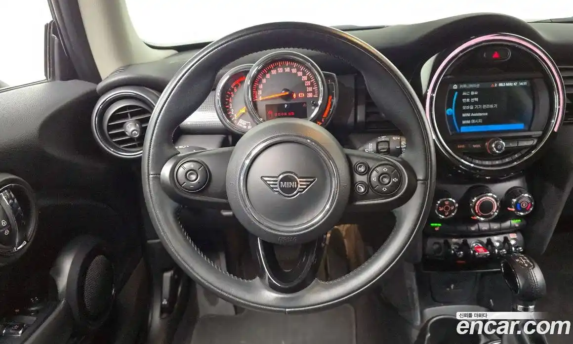 Mini Cooper 2019 1.5 гидро в Москве № 1620995, фото 17
