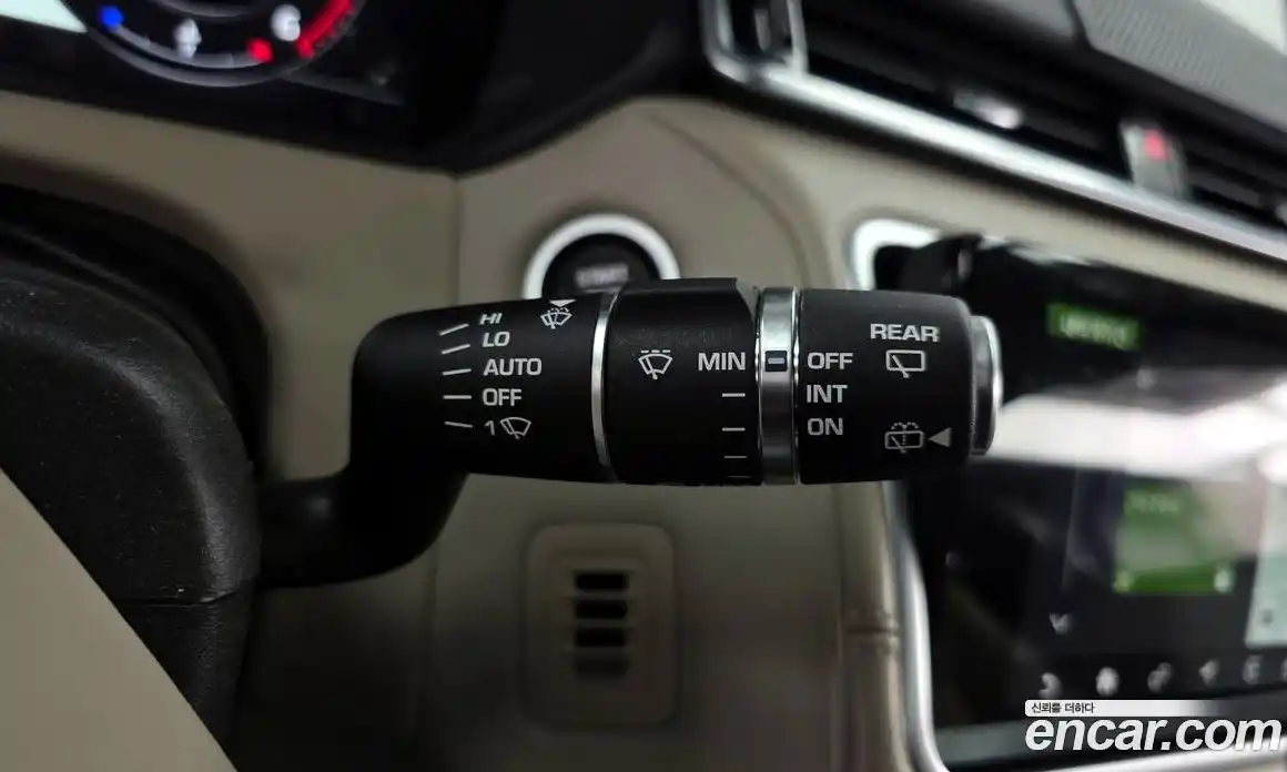 Land Rover Range-Rover Velar 2018 3.0 гидро в Москве № 1764048, фото 29