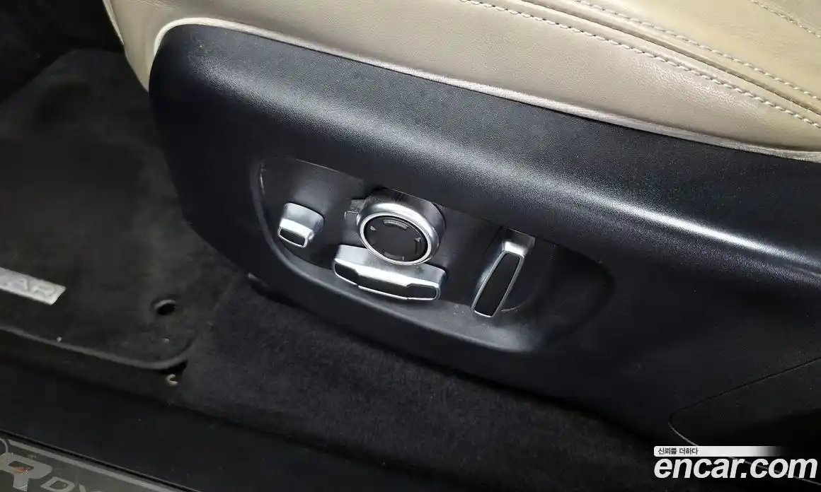 Land Rover Range-Rover Velar 2018 3.0 гидро в Москве № 1764048, фото 31