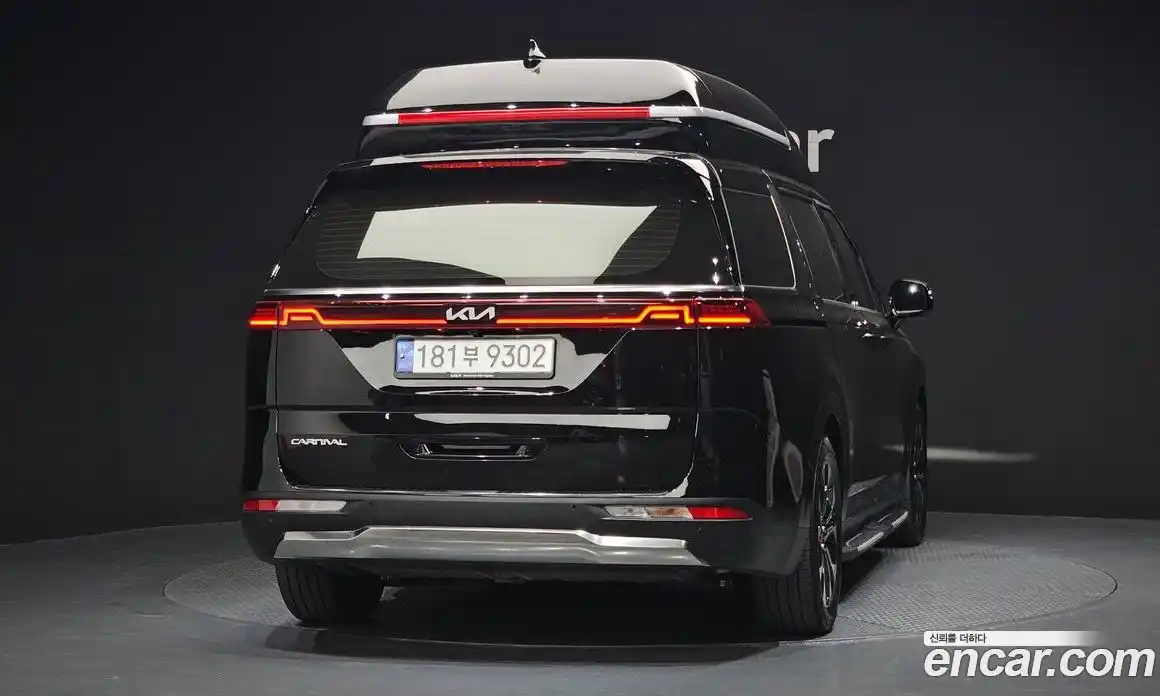 Kia Canival 2023 3.5 гидро в Москве № 1831928, фото 4