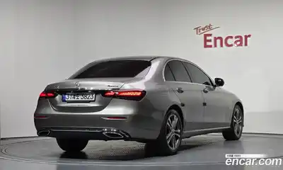 Mercedes-Benz E-Class 2022 2.0 гидро в Москве № 1835919, миниатюра 2