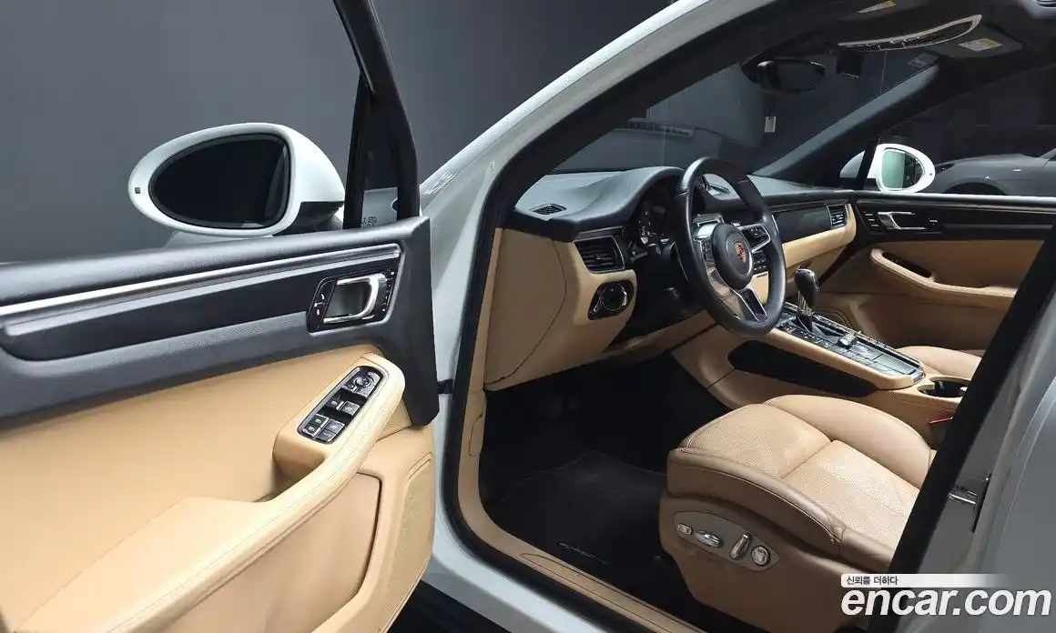 Porsche Macan 2018 2.0 гидро в Москве № 1837075, фото 11