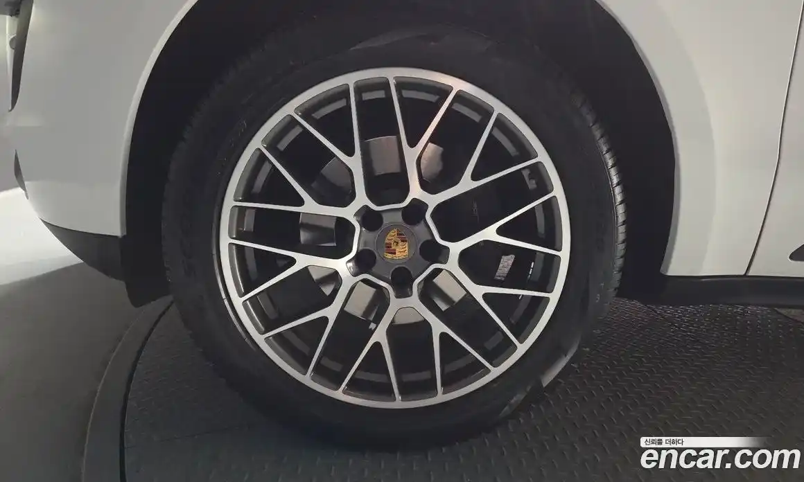 Porsche Macan 2018 2.0 гидро в Москве № 1837075, фото 5