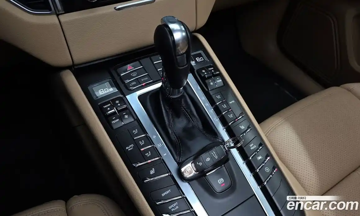 Porsche Macan 2018 2.0 гидро в Москве № 1837075, фото 9