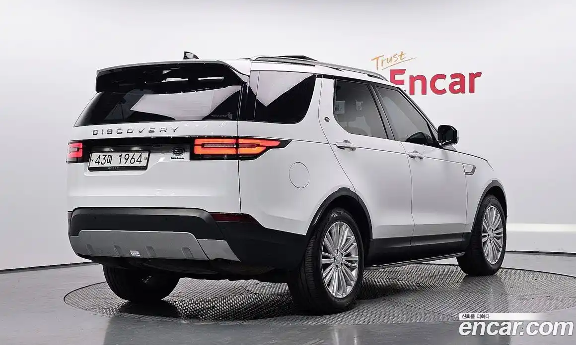 Land Rover Discovery 2019 3.0 гидро в Москве № 1837429, фото 1