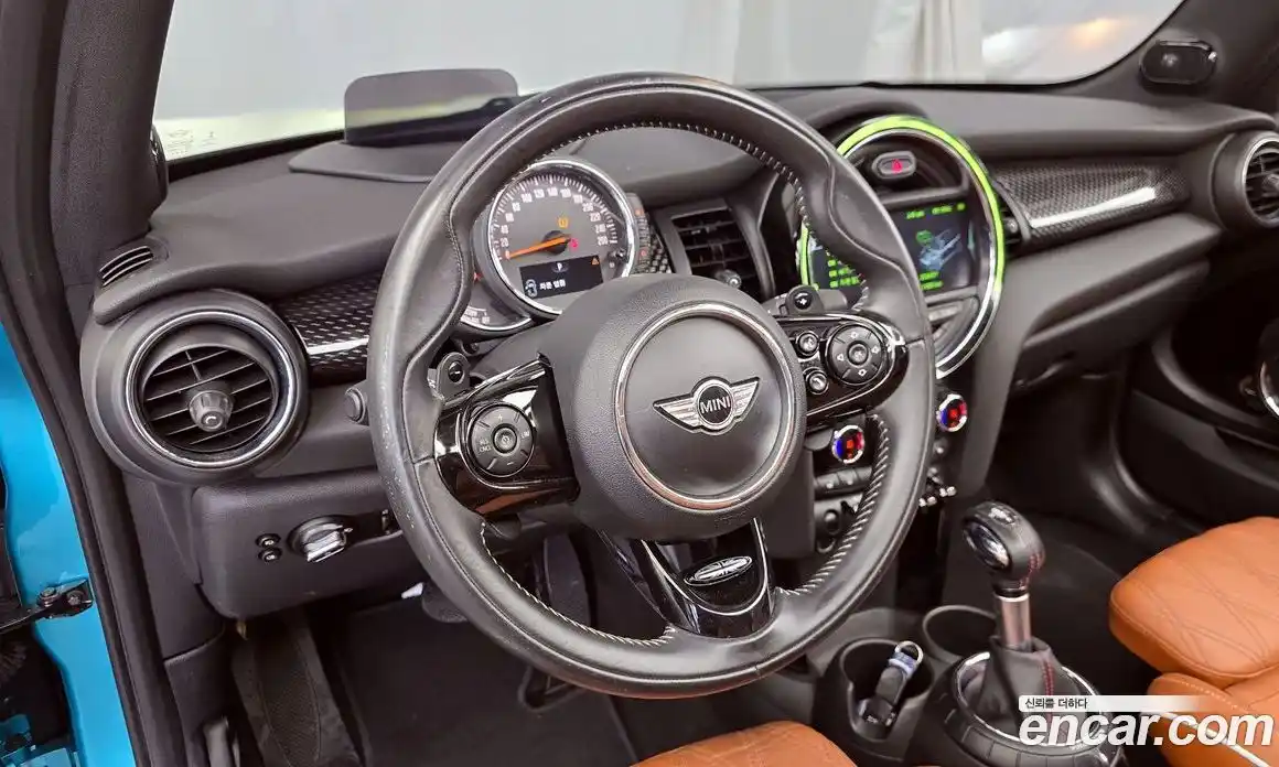 Mini Cooper Convertible 2016 2.0 гидро в Москве № 1837616, фото 13