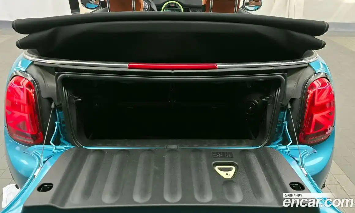 Mini Cooper Convertible 2016 2.0 гидро в Москве № 1837616, фото 20