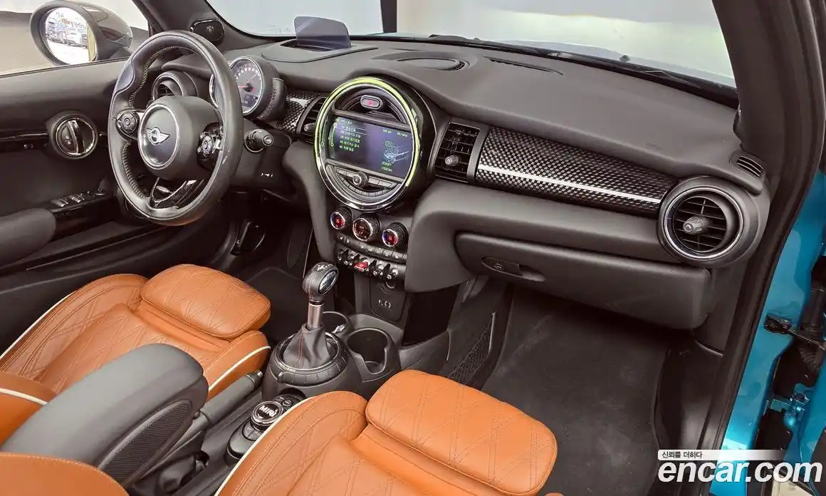 Mini Cooper Convertible 2016 2.0 гидро в Москве № 1837616, фото 7