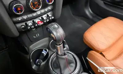 Mini Cooper Convertible 2016 2.0 гидро в Москве № 1837616, миниатюра 9