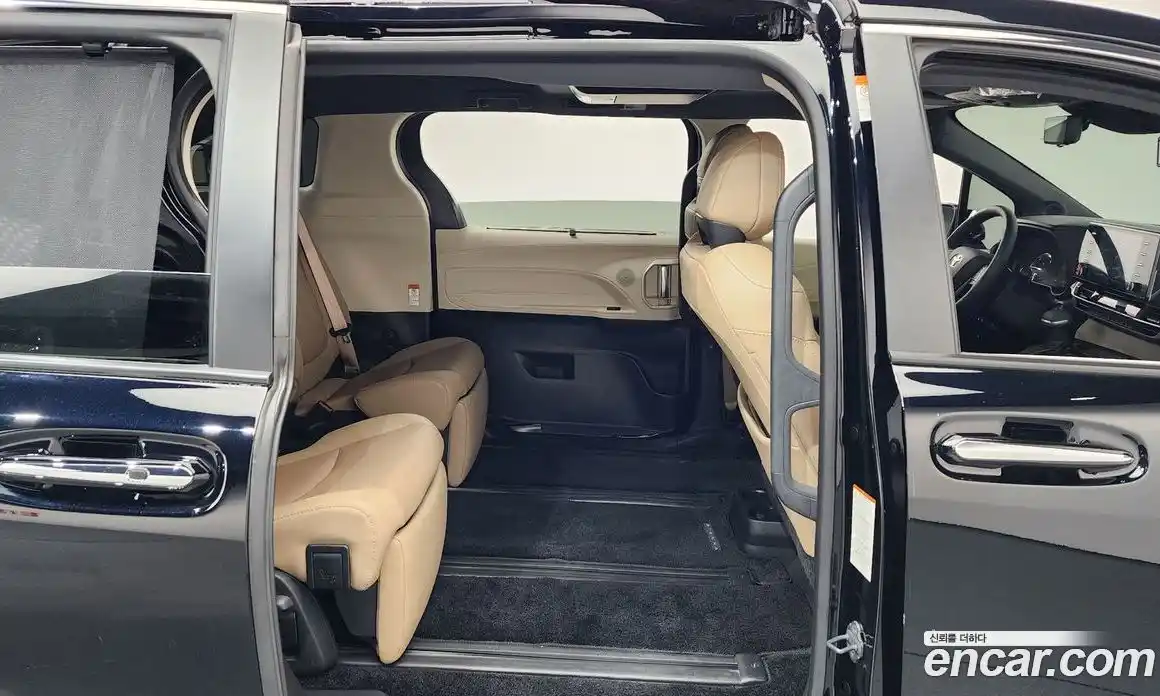 Toyota Sienna 2021 2.5 гидро в Москве № 1838488, фото 17