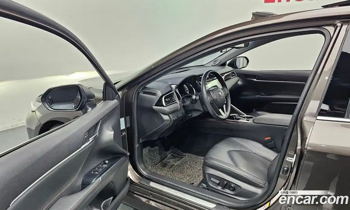 Toyota Camry 2017 2.5 гидро в Москве № 1838504, фото 13