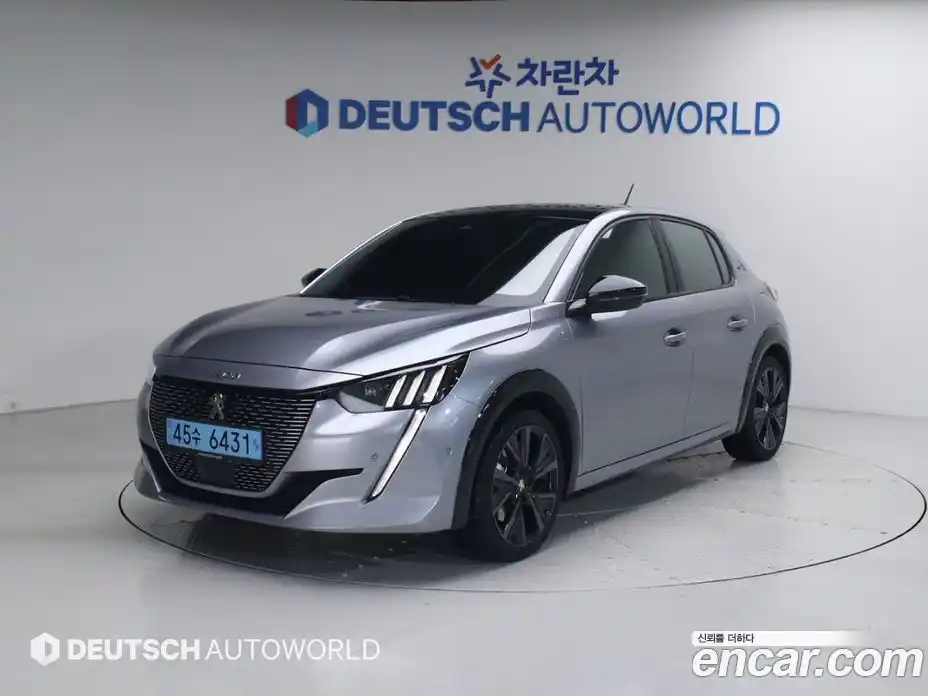 Peugeot 208 2023 0.1 гидро в Москве, фото 1