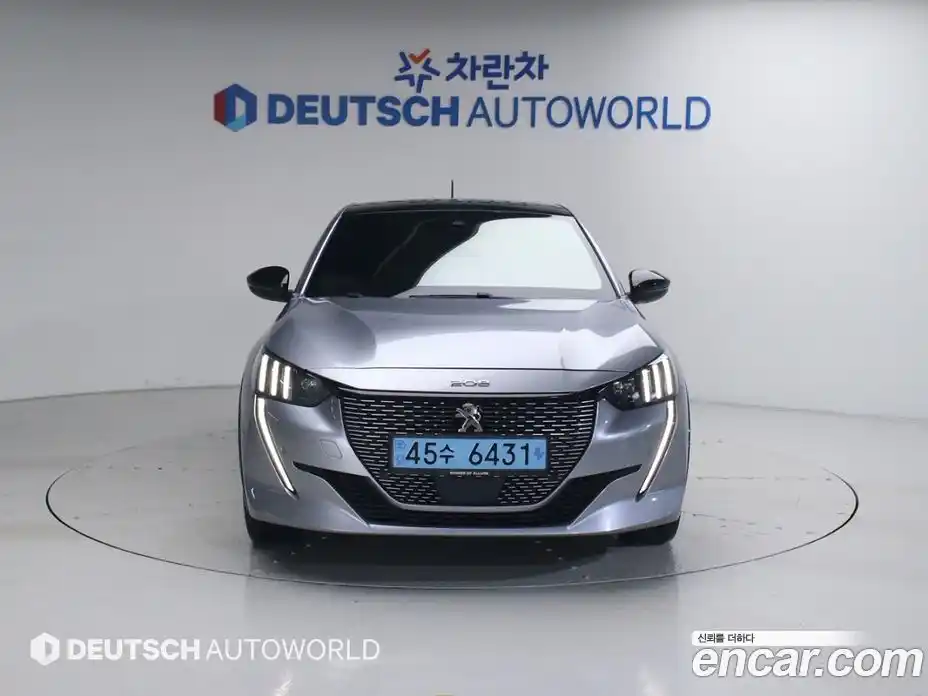 Peugeot 208 2023 0.1 гидро в Москве, фото 3