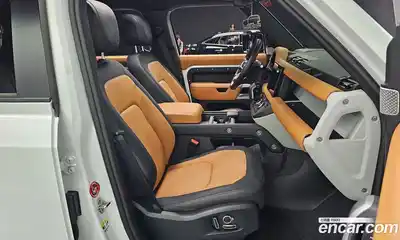 Land Rover Defender 2024 3.0 гидро в Москве № 213903, миниатюра 10
