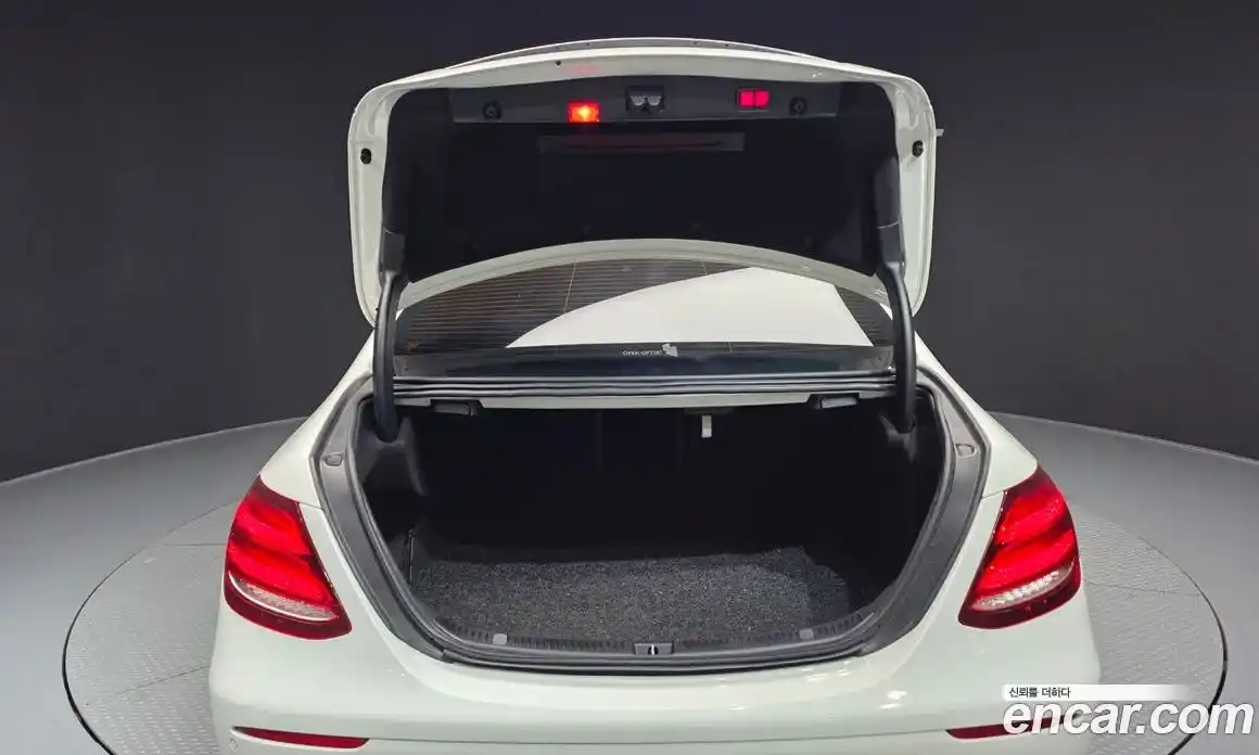 Mercedes-Benz E-Class 2019 2.0 гидро в Москве № 1291578, фото 26