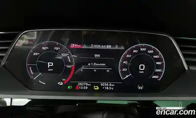 Audi e-tron 2023 0.2 гидро в Москве № 1322414, миниатюра 11