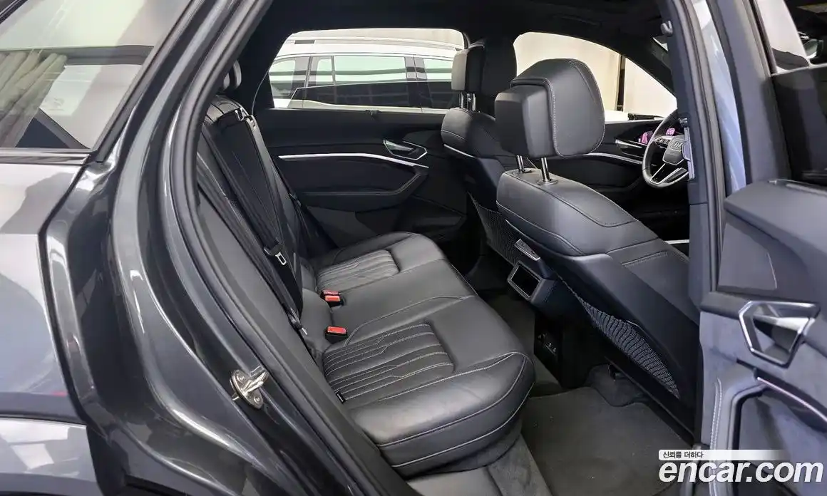 Audi e-tron 2023 0.2 гидро в Москве № 1322414, фото 18