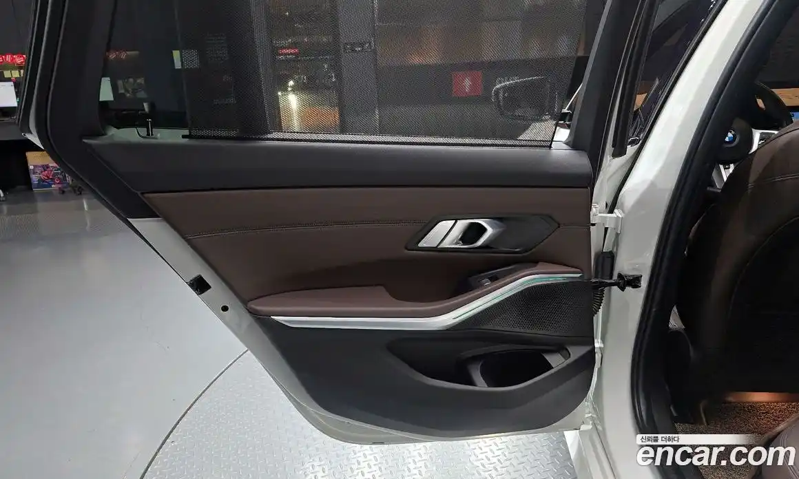 BMW 3-Series 2022 2.0 гидро, фото 15