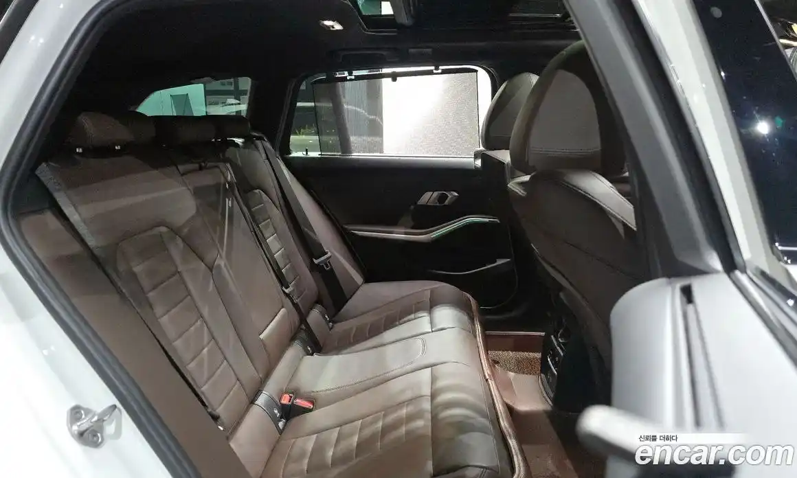 BMW 3-Series 2022 2.0 гидро, фото 17
