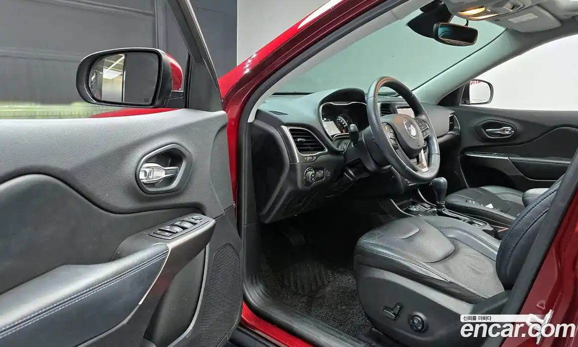 Jeep Cherokee 2019 2.4 гидро в Москве № 1350611, фото 13