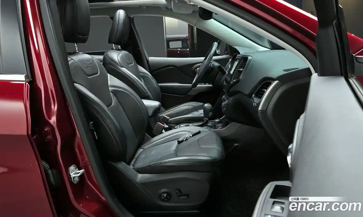 Jeep Cherokee 2019 2.4 гидро в Москве № 1350611, фото 16