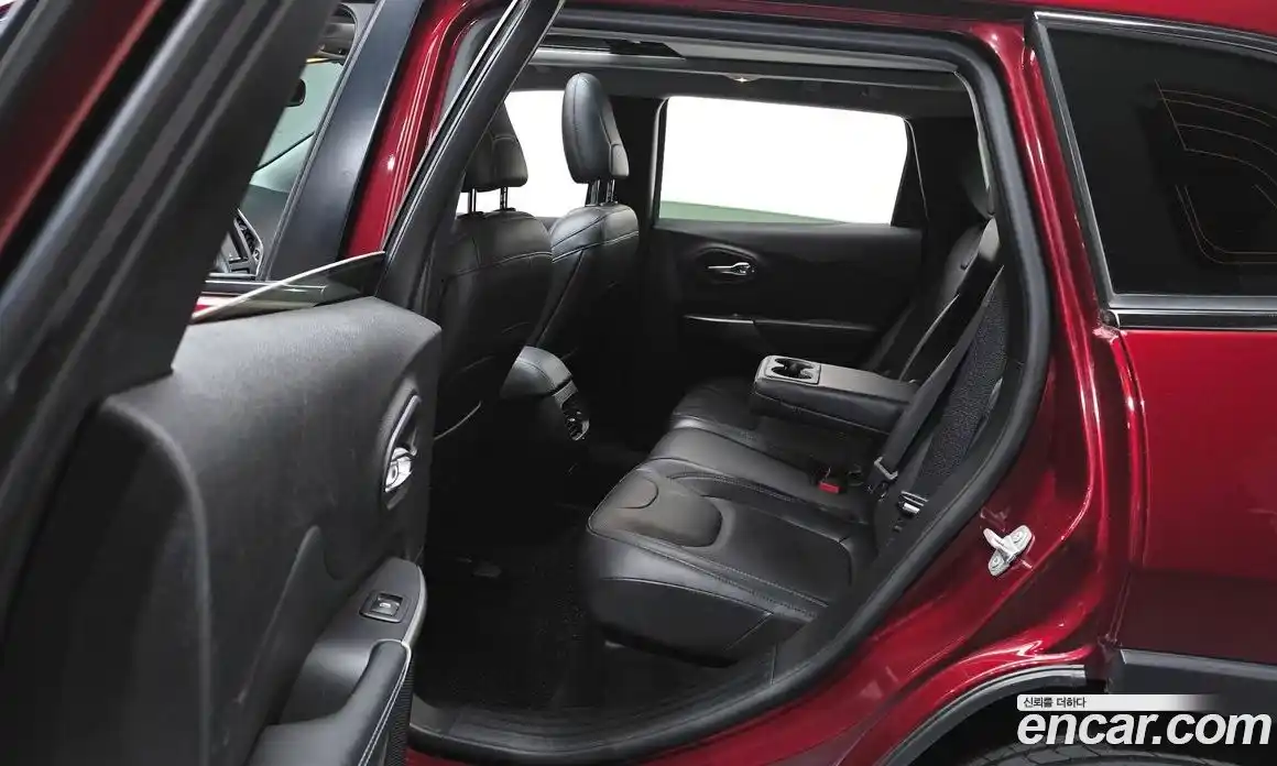 Jeep Cherokee 2019 2.4 гидро в Москве № 1350611, фото 18