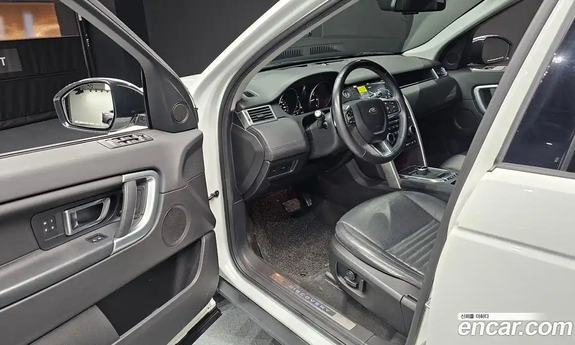Land Rover Discovery Sport 2018 2.0 гидро в Москве № 1405129, фото 13