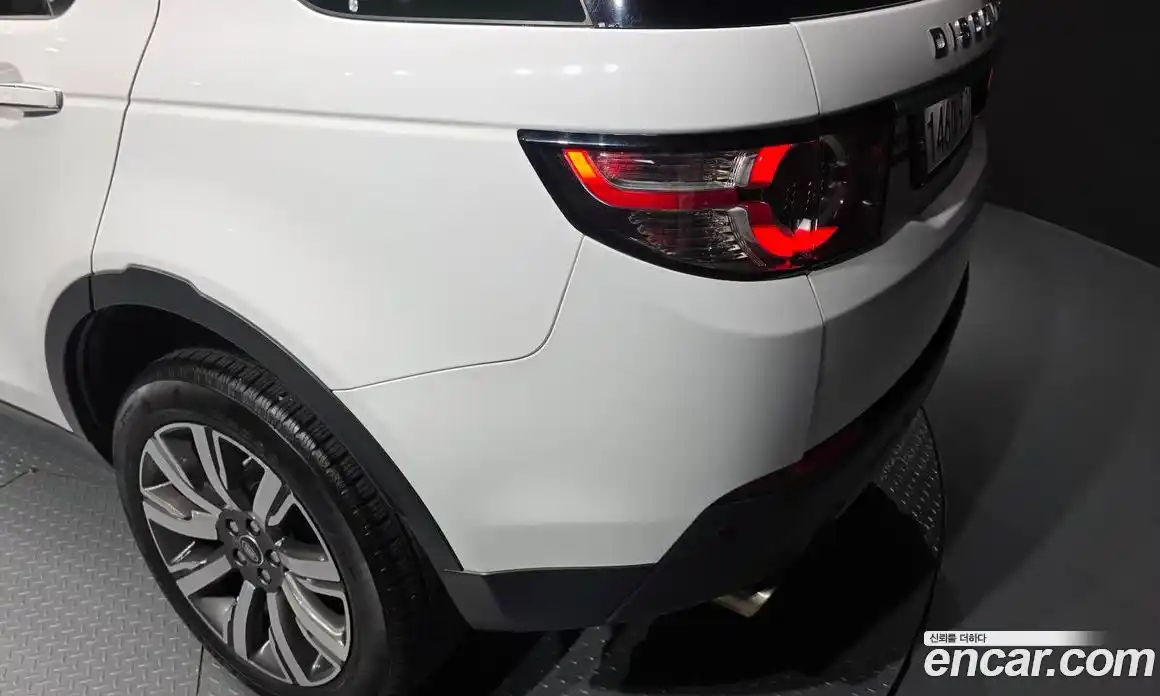 Land Rover Discovery Sport 2018 2.0 гидро в Москве № 1405129, фото 9