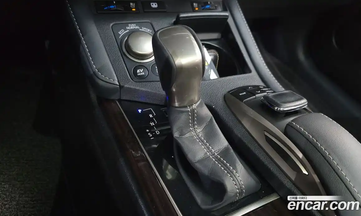 Lexus ES 2018 2.5 гидро в Москве № 1405391, фото 12